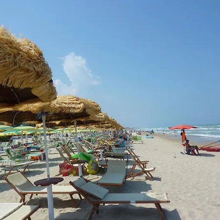 Marine B16 Silvi Apartment *