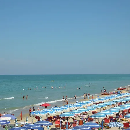 Marine B16 Silvi Apartament *